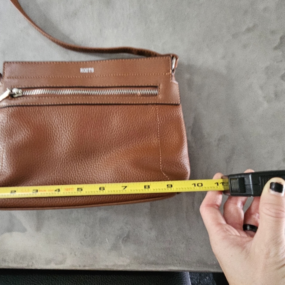 Roots purse almost new condition - Picture 7 of 7